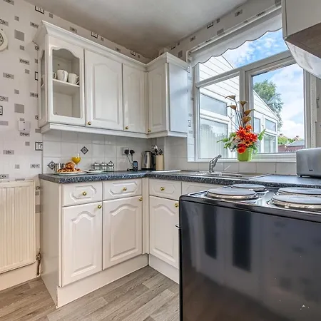 Xclusive Living Spacious 3 Bedroom House,sleep 6, Free Wifi, Parking Close To Nec On Horrell Road Dom wakacyjny